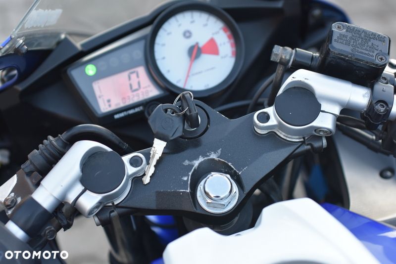 Yamaha YZF - 29