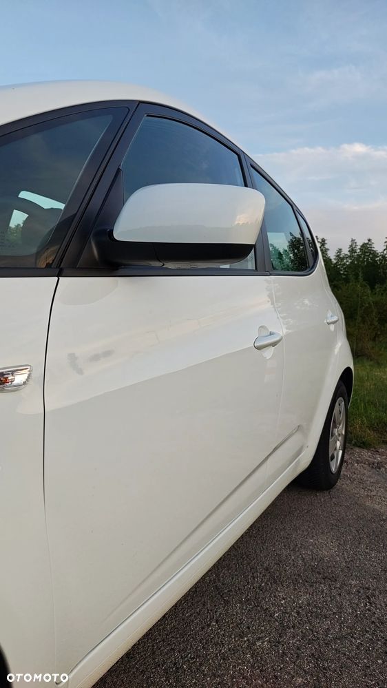 Kia Venga 1.4 L - 12