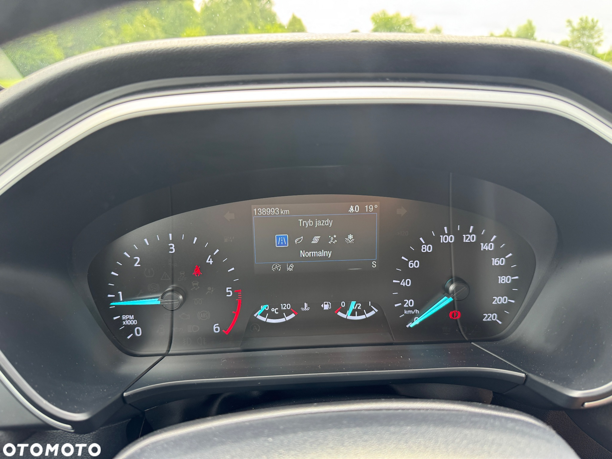 Ford Kuga - 34