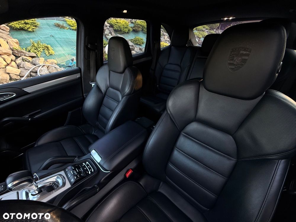 Porsche Cayenne Turbo - 15