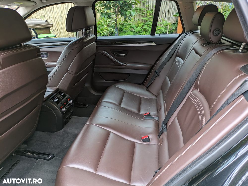 BMW Seria 5 525d xDrive Aut. Luxury Line - 7