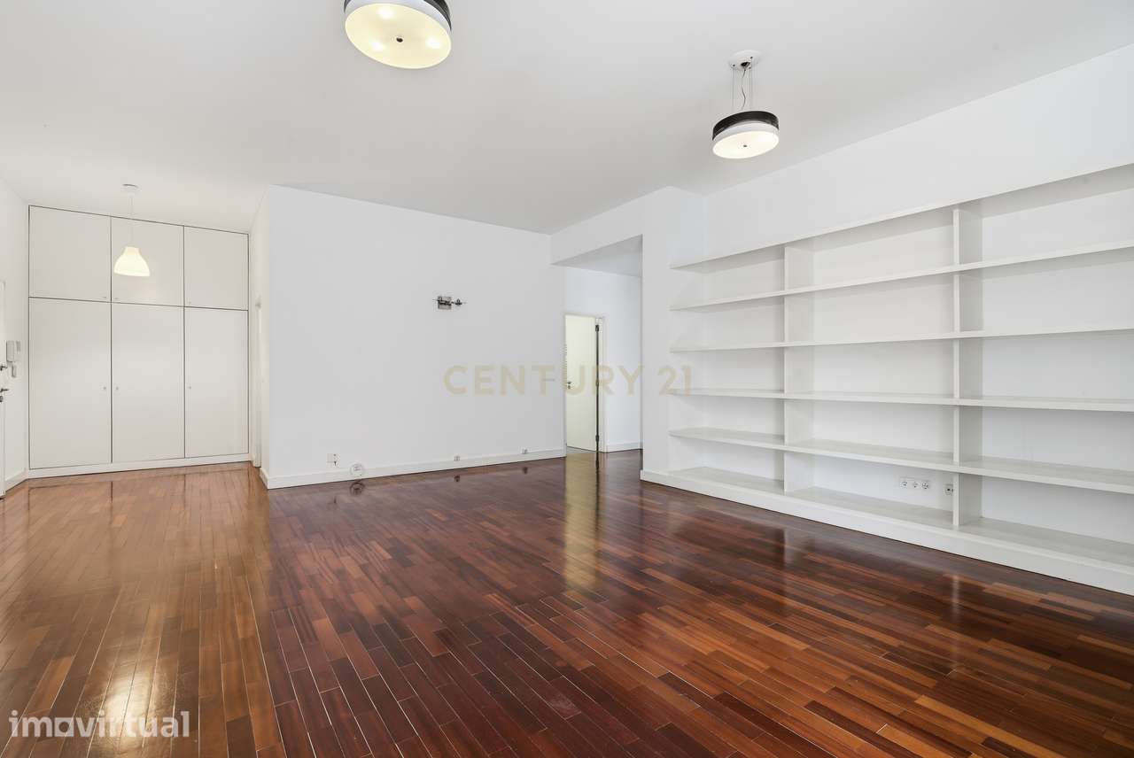 Apartamento T2 para Arrendamento no coração do Chiado – Localização Pr - Grande imagem: 3/15