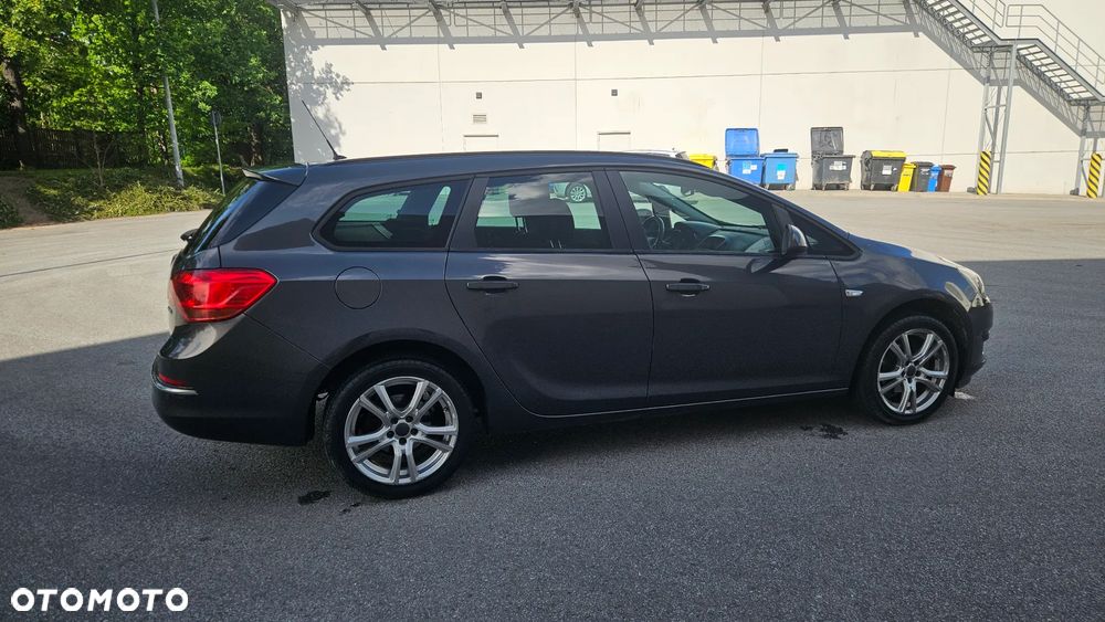 Opel Astra 1.4 Turbo 150 Jahre - 14