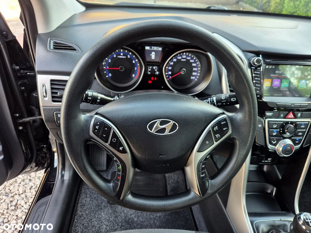 Hyundai i30 blue 1.4 Classic Navigation - 25