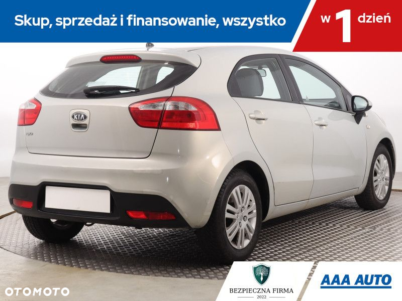 Kia Rio - 6