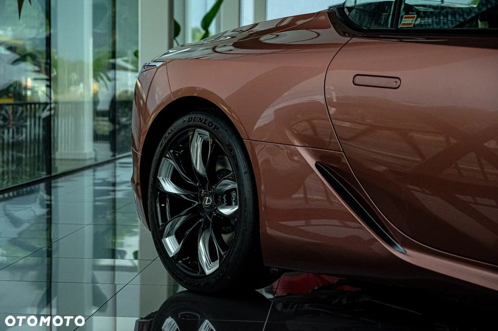 Lexus LC 500 Superturismo - 13