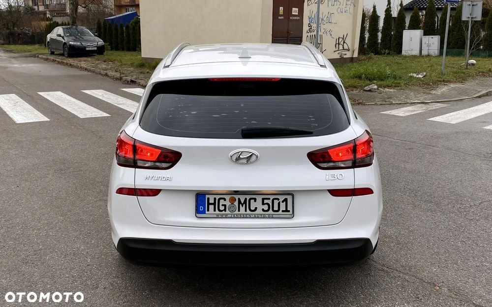 Hyundai i30 1.4 Passion - 8
