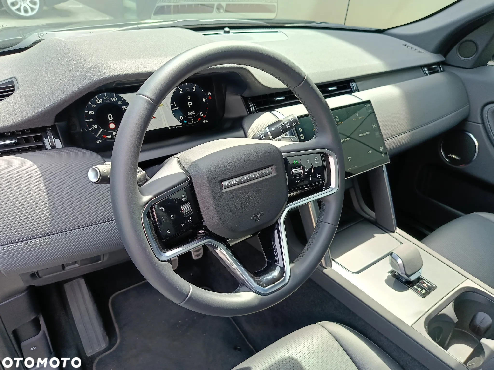 Land Rover Discovery Sport 2.0 D180 R-Dynamic SE - 19