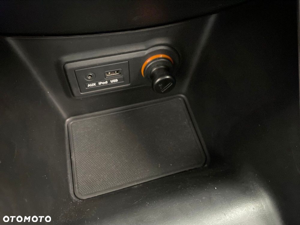 Kia Venga - 27