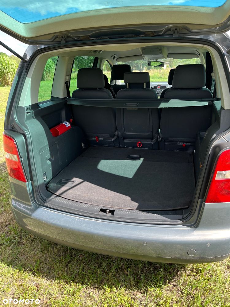Volkswagen Touran - 5