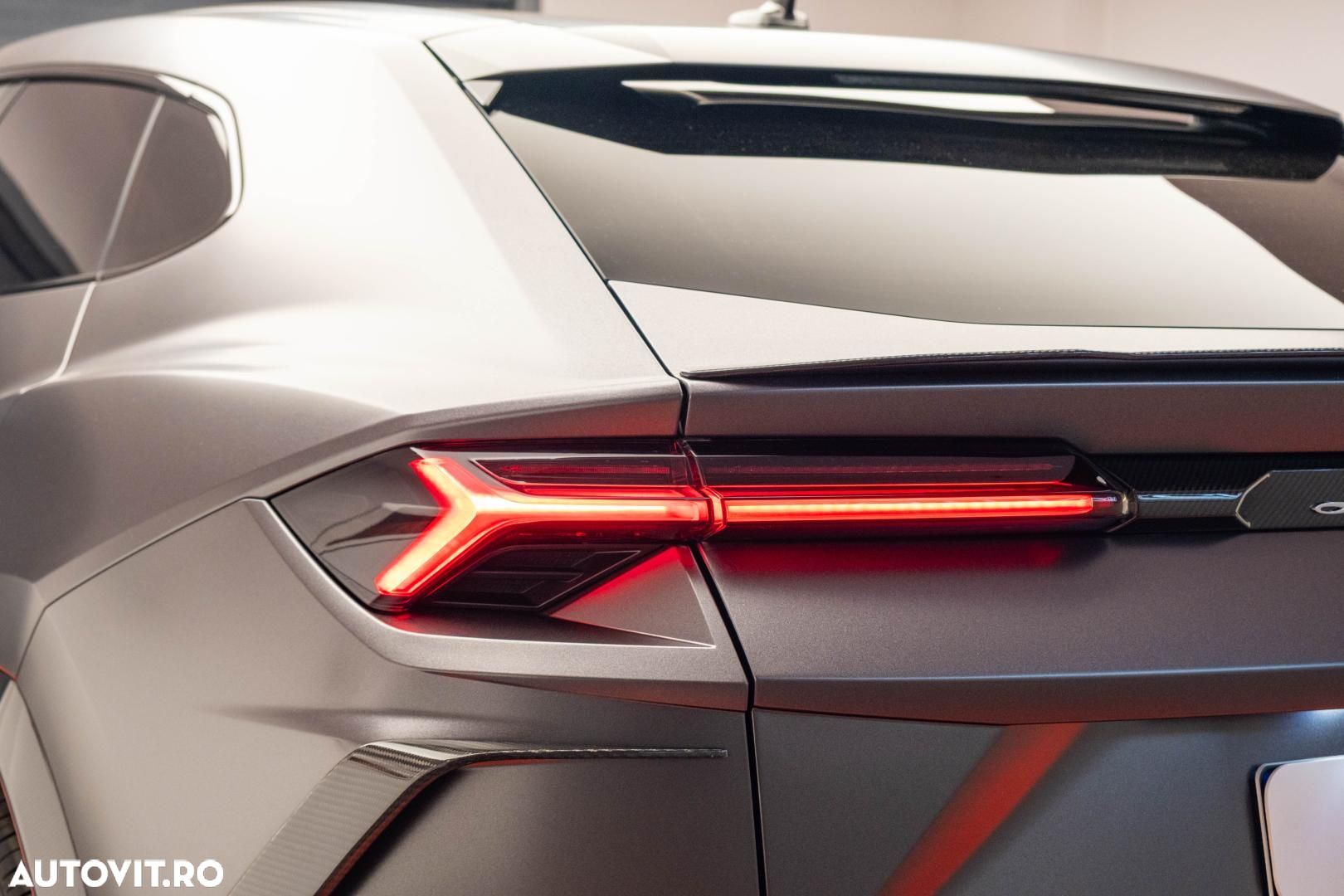 Lamborghini URUS - 40