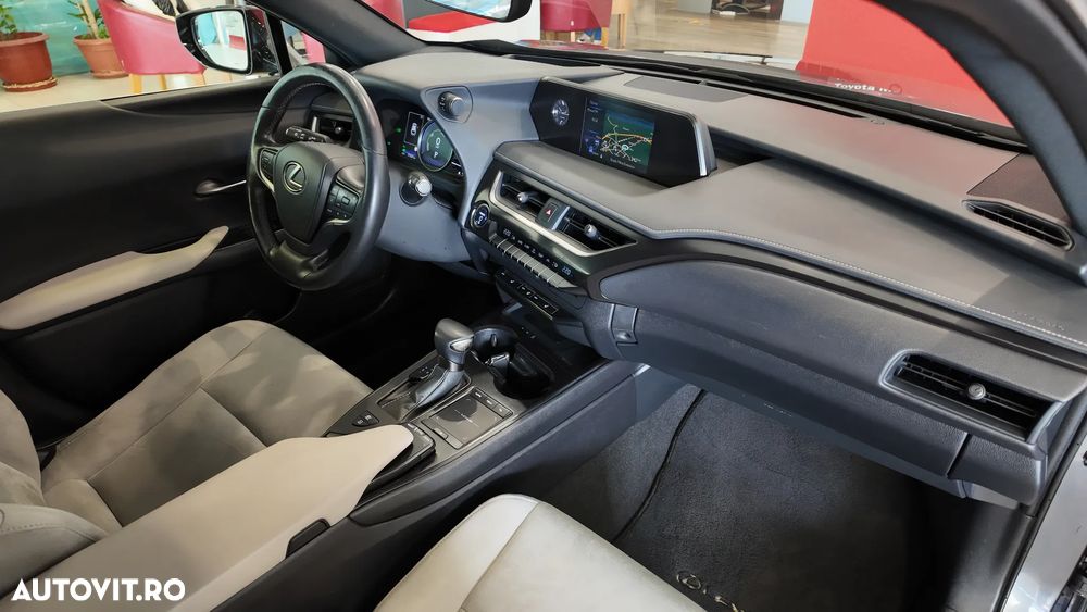 Lexus UX 250h 2.0L HEV 20H- (178 HP) 4X4 CVT Special Edition - 14