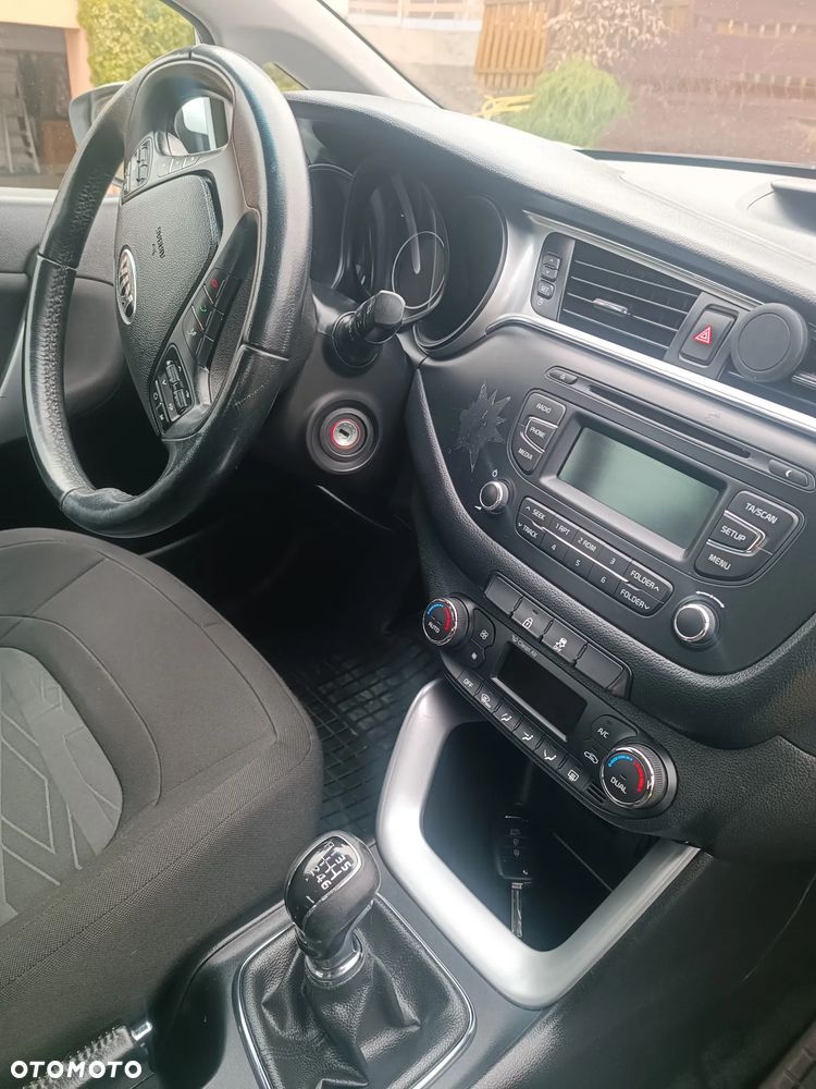 Kia Ceed 1.6 CRDi L - 10