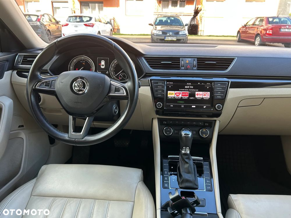 Skoda Superb 2.0 TDI 4x4 L&K DSG - 12