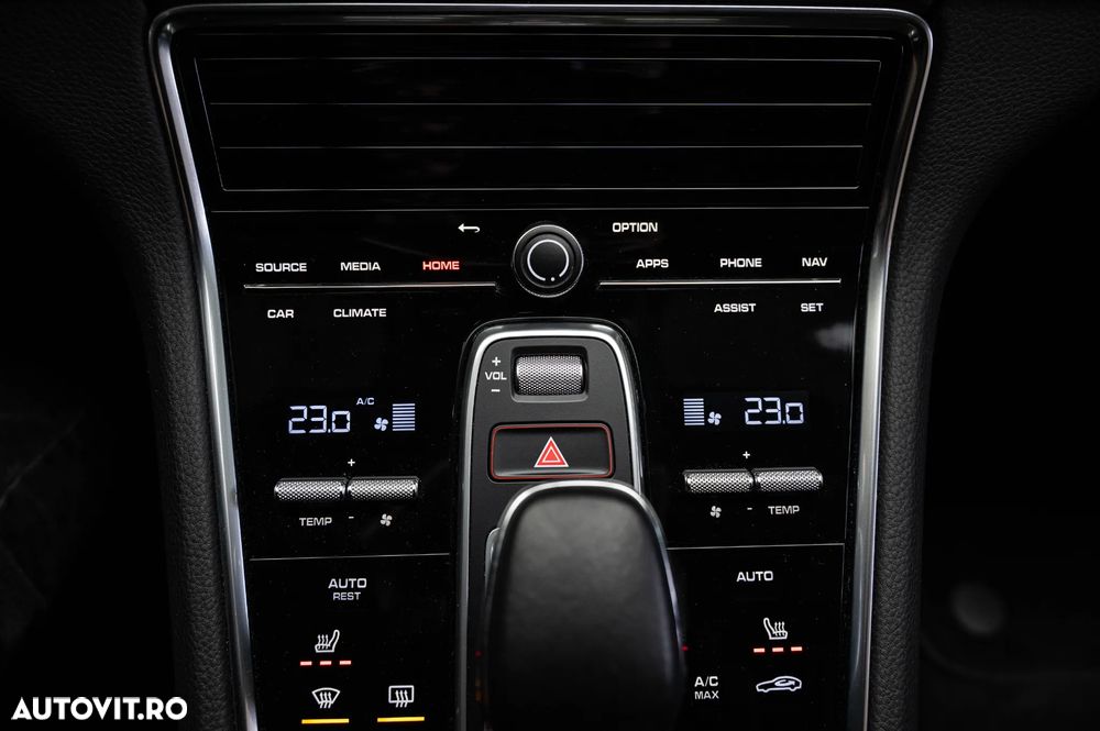 Porsche Panamera 4 E-Hybrid - 15