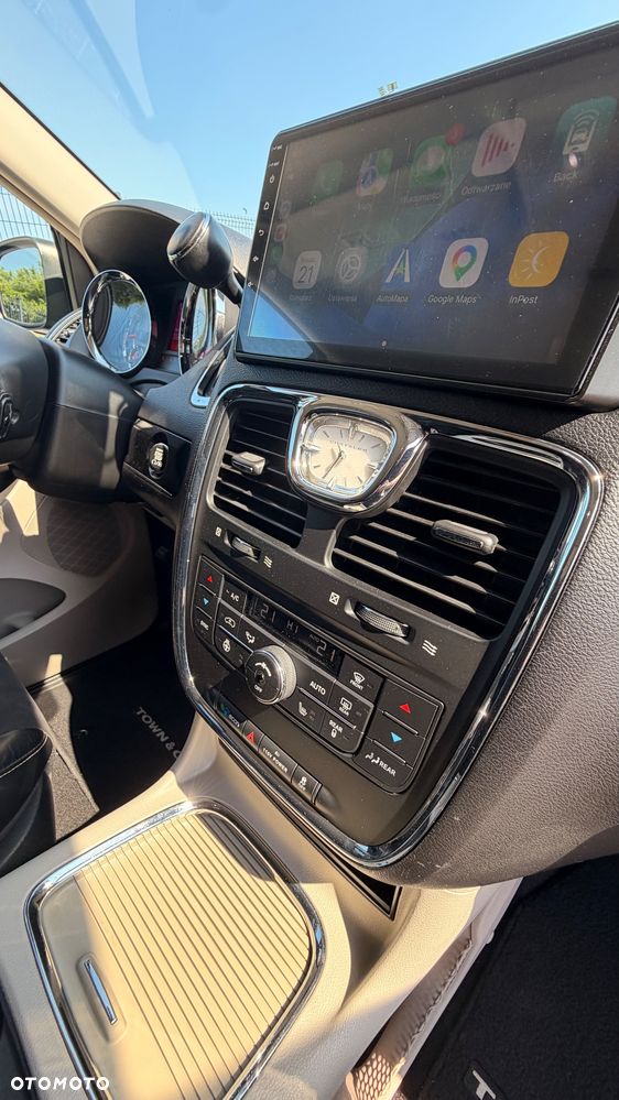 Chrysler Town & Country 3.6 Limited - 7