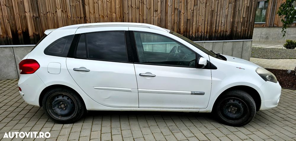 Renault Clio - 10