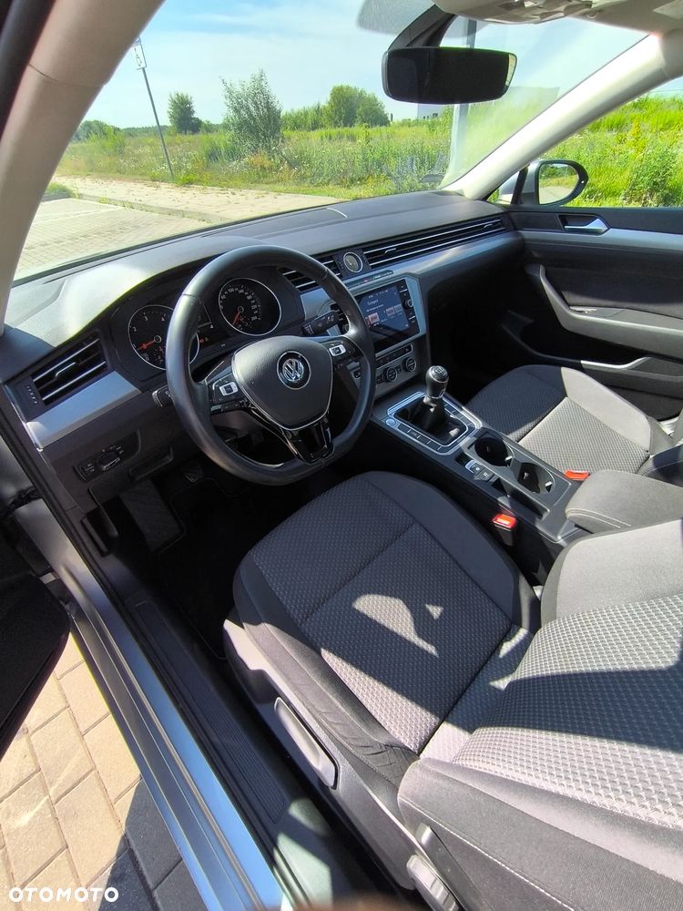 Volkswagen Passat 2.0 TDI BMT Comfortline - 17