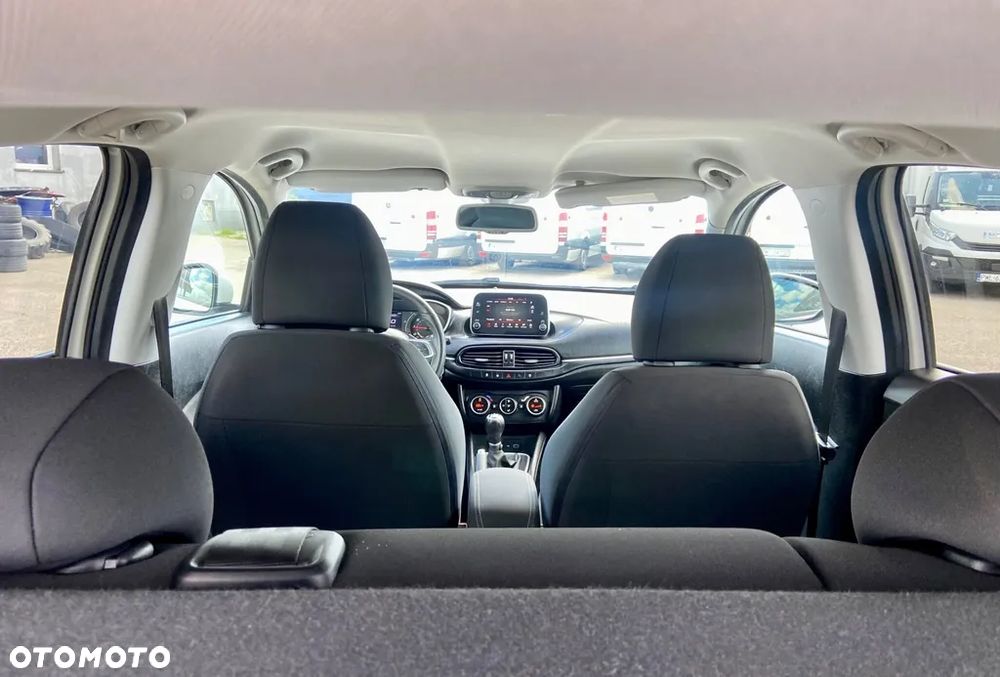 Fiat Tipo 1.3 MultiJet 16v Sport - 31