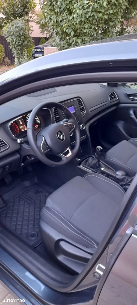 Renault Megane TCe 140 GPF Life - 8
