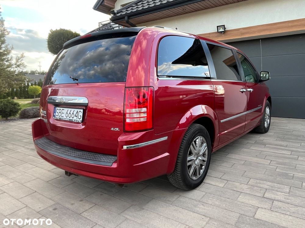 Chrysler Town & Country - 15