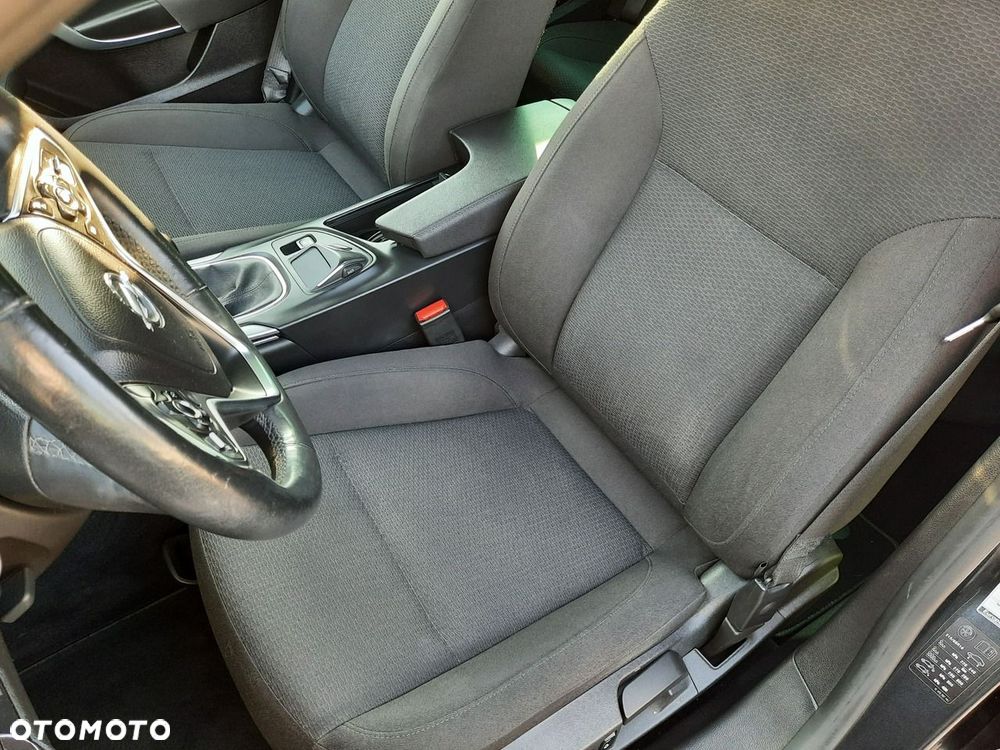 Opel Insignia - 13