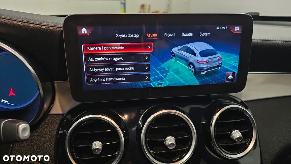 Mercedes-Benz GLC 300 d 4Matic 9G-TRONIC AMG Line Plus - 32