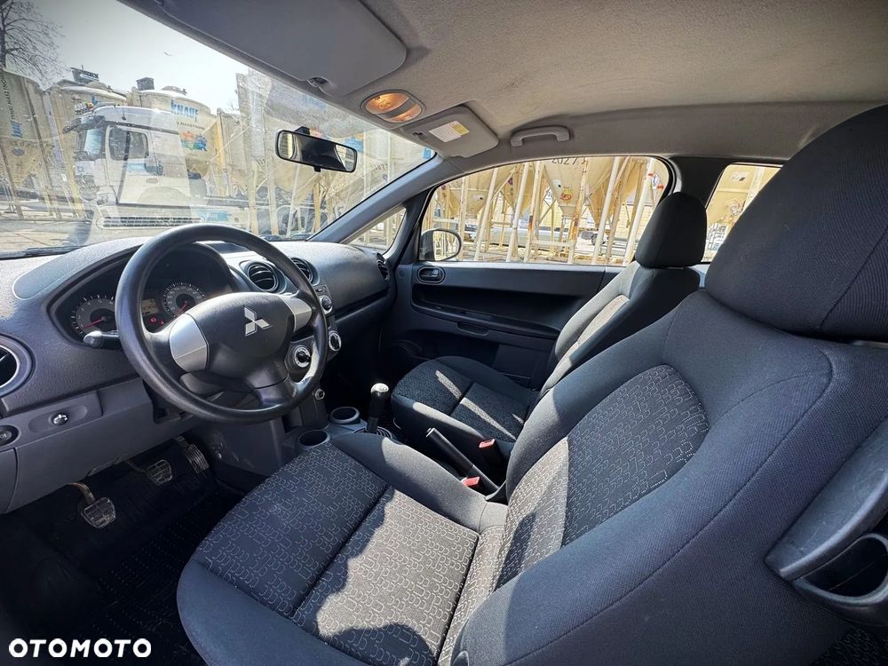 Mitsubishi Colt - 7