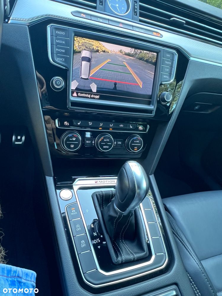 Volkswagen Passat - 22