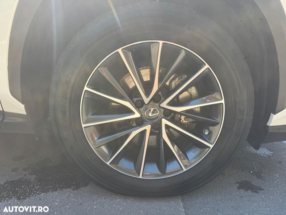 Lexus Seria NX 350h - 13