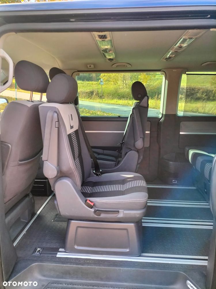 Volkswagen Multivan - 10