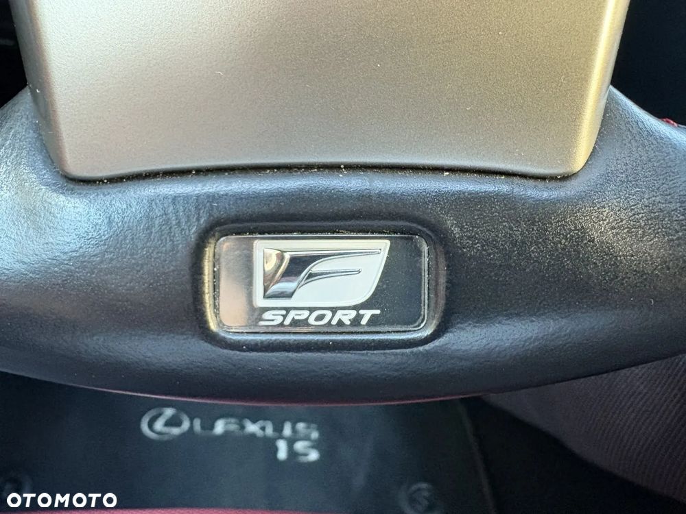 Lexus IS 300h F Impression EU6 - 18
