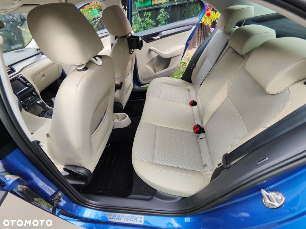 Skoda RAPID Spb 1.0 TSI Style DSG - 8