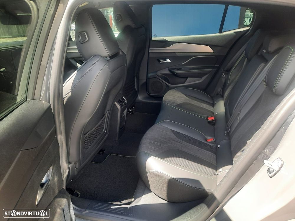 Peugeot 408 - 9
