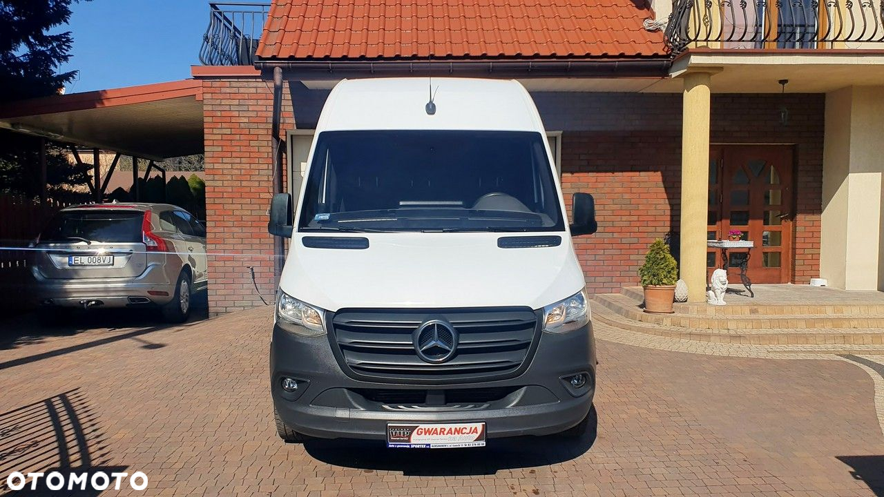 Mercedes-Benz Sprinter - 2