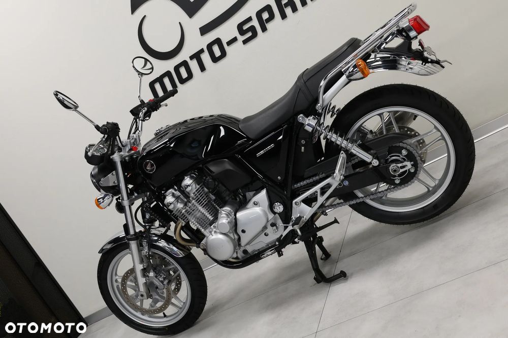 Honda CB - 11
