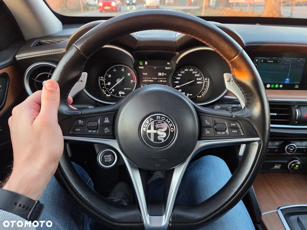 Alfa Romeo Stelvio - 14