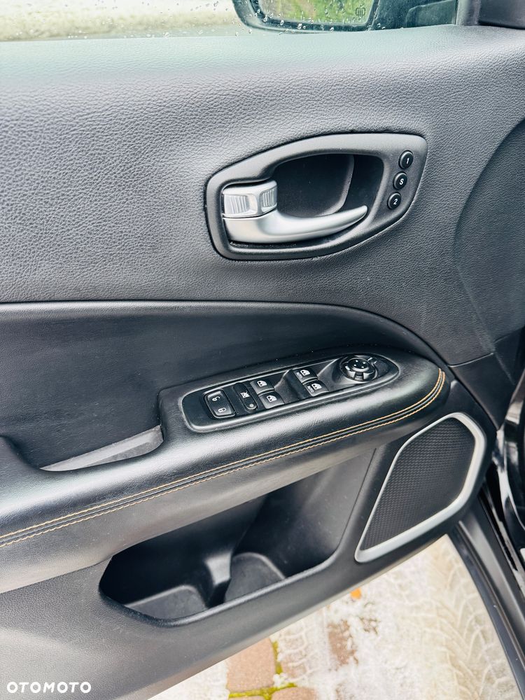 Jeep Compass 2.0 MultiJet Active Drive Limited - 21