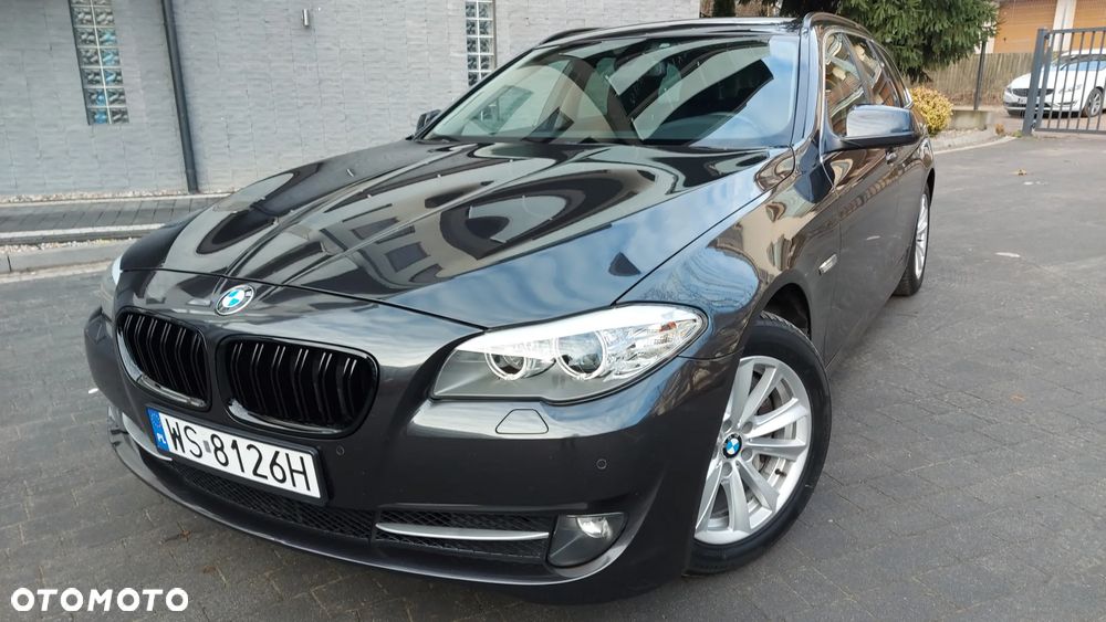 BMW Seria 5 528i Touring Sport-Aut - 1