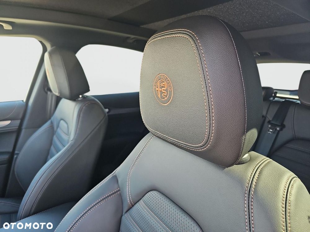 Alfa Romeo Stelvio 2.0 Turbo 16V AT8-Q4 Intensa - 17