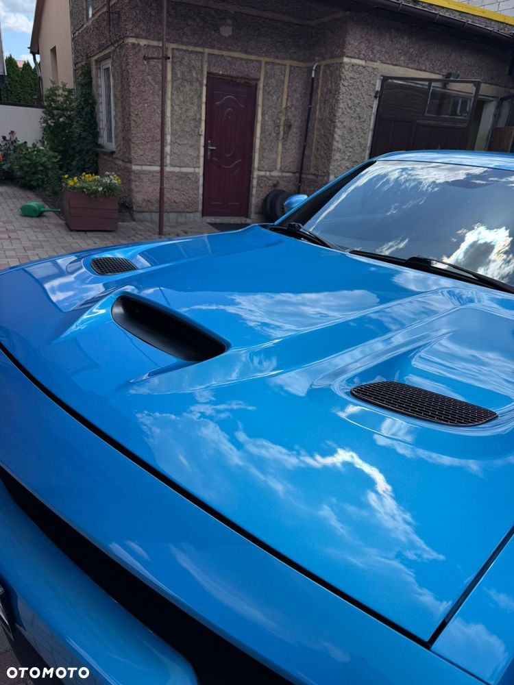 Dodge Challenger - 15
