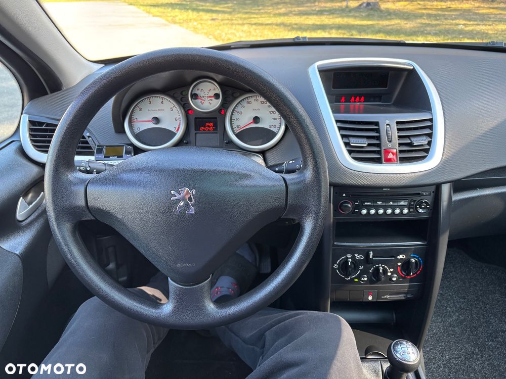 Peugeot 207 75 Filou - 21