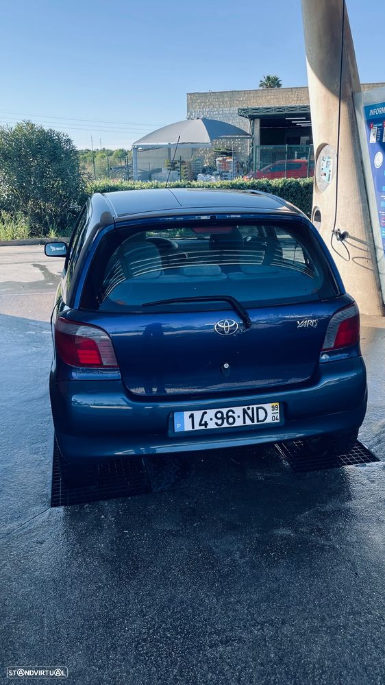 Toyota Yaris 1.0 Base - 4
