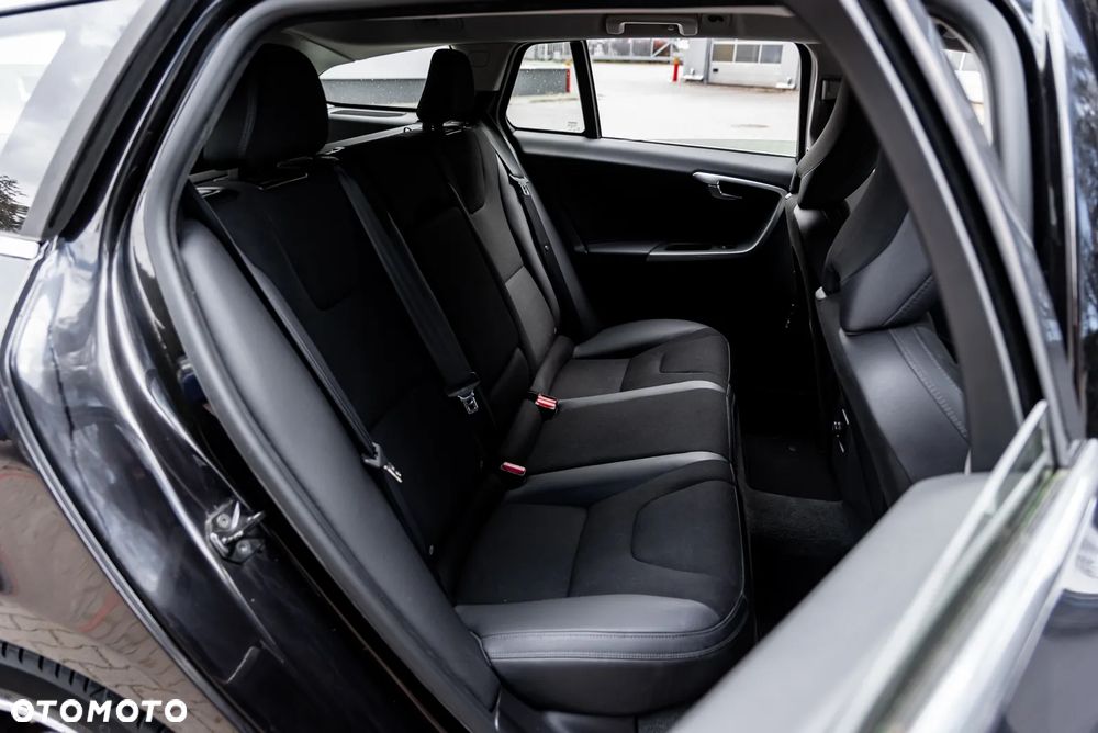 Volvo V60 T3 Edition - 21