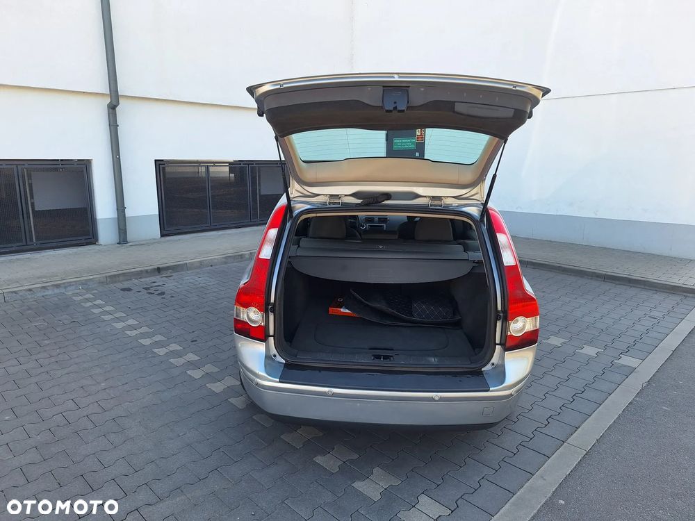 Volvo V50 2.0D Momentum - 25