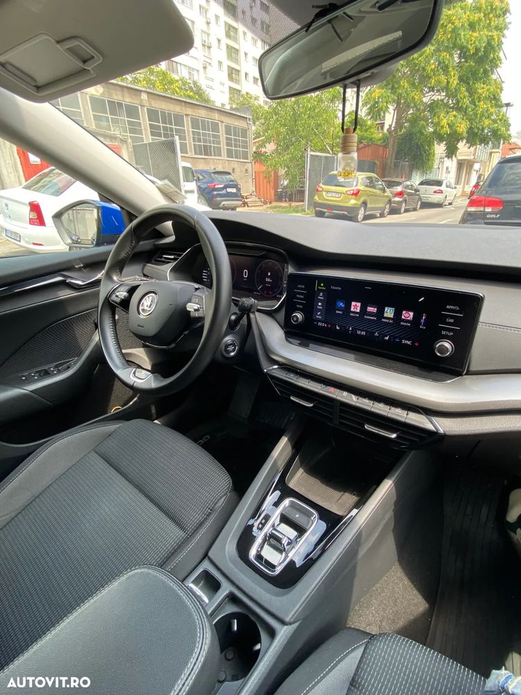 Skoda Octavia 2.0 TDI DSG Ambition - 9