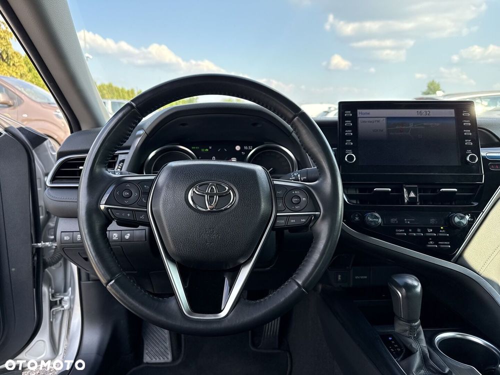 Toyota Camry 2.5 Hybrid Executive CVT - 19