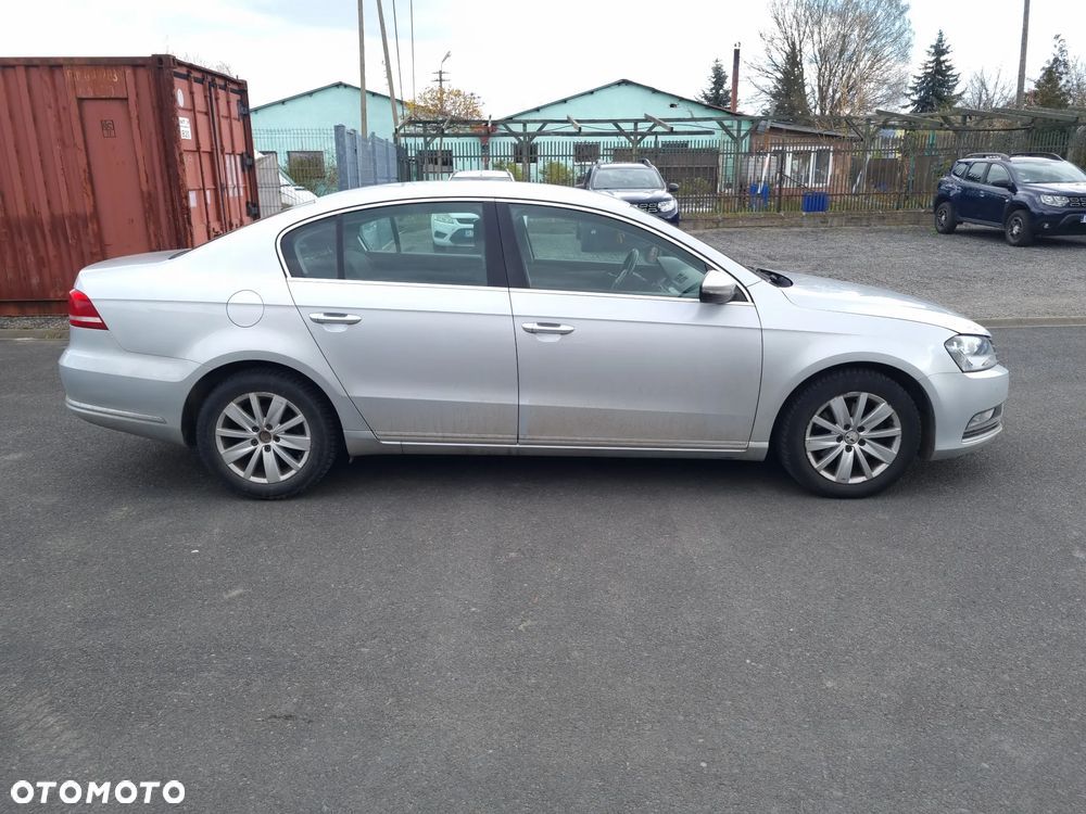 Volkswagen Passat 2.0 TDI BlueMotion Technology Trendline - 4