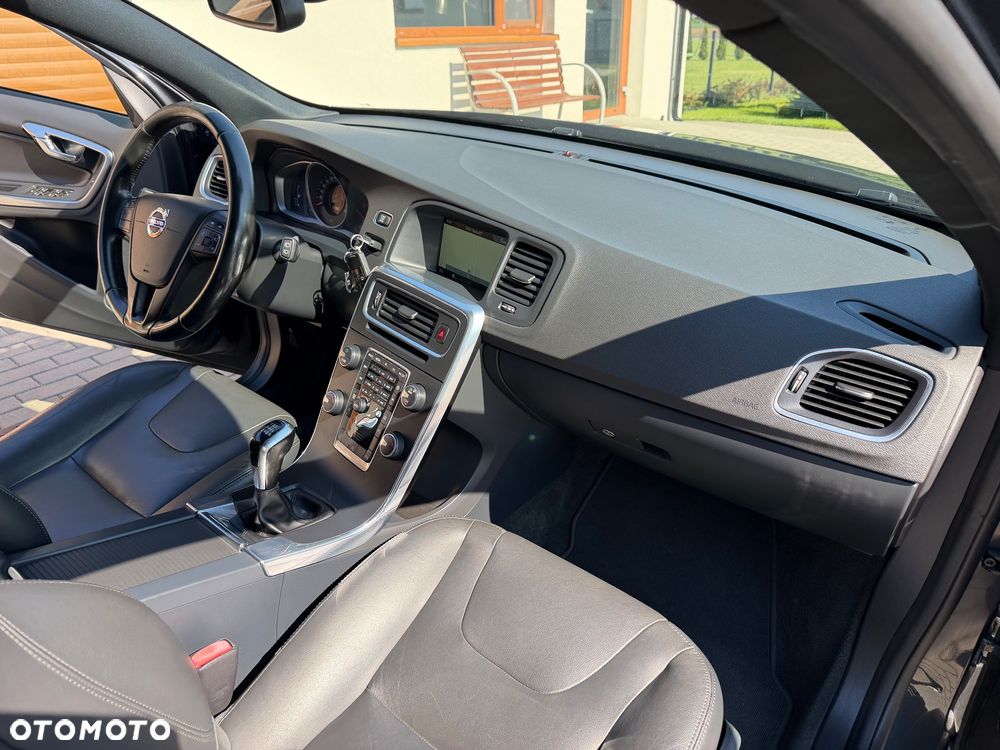 Volvo V60 D2 Drive-E Kinetic - 36