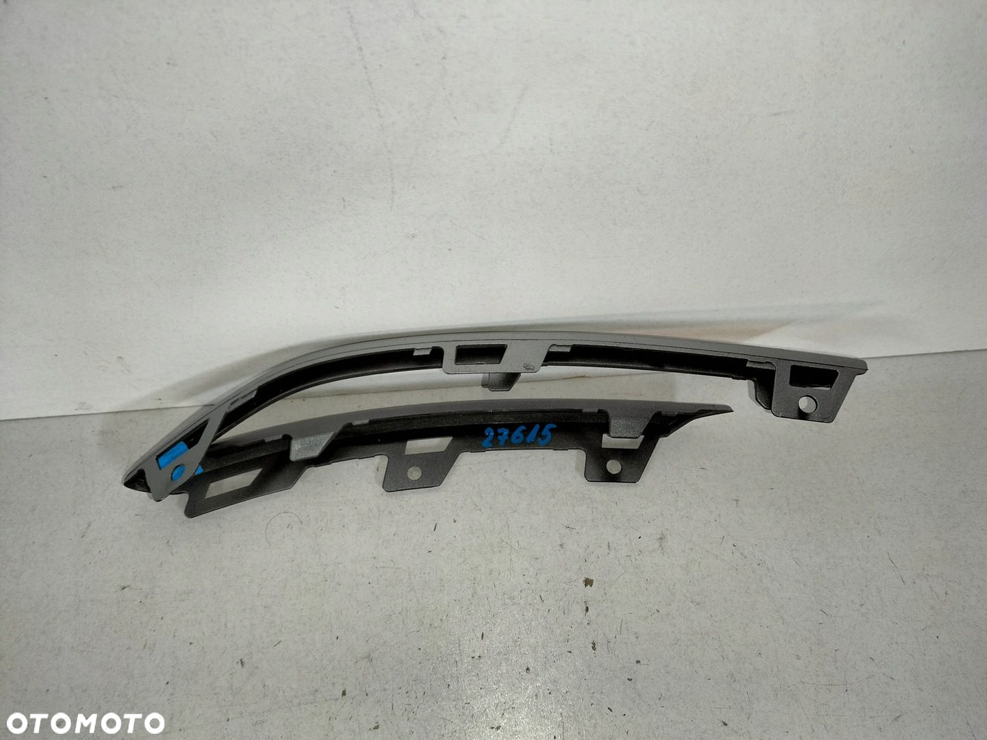 Listwa spojlera tył prawa AUDI A3 8Y 20- SPORTBACK - 4